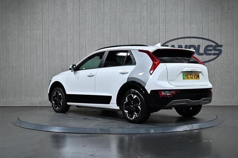 Used Kia Niro 150 kW (204 HP) 2022 White SUV