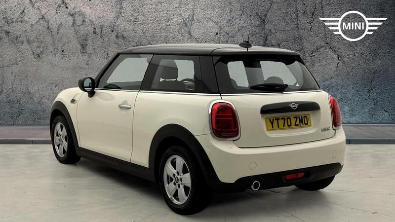 Used Mini Cooper Classic 134 HP (98 kW) 2020 White Hatchback