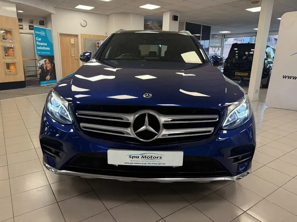 Begagnad Mercedes GLC220 AMG Line Premium 2018 Blå Kombi