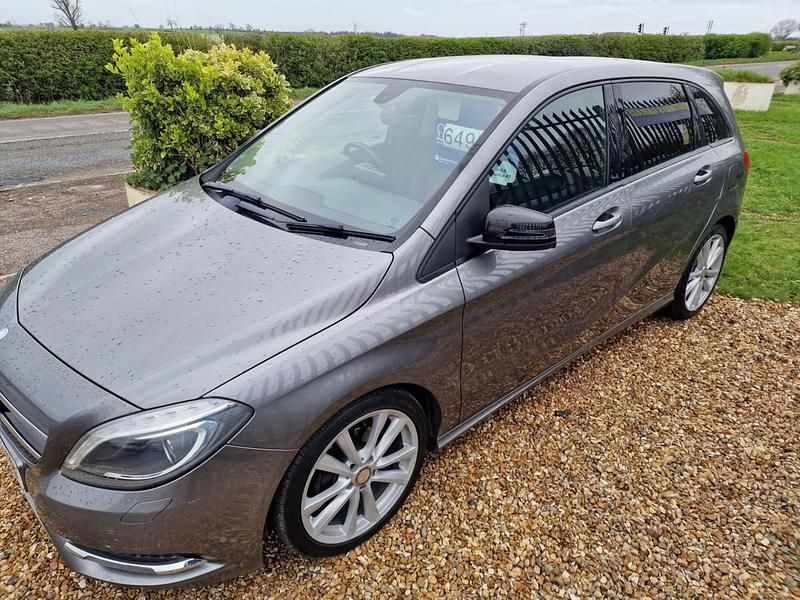 Used Mercedes B180 2014 Grey MPV