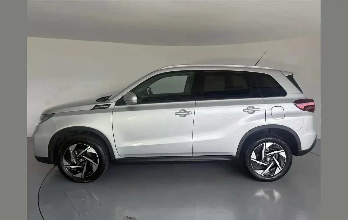 Used Suzuki Vitara 116 HP (85 kW) 2025 Silver SUV