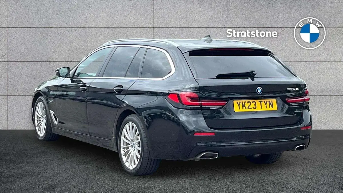 Used BMW 530e Comfort Edition 292 HP (214 kW) 2023 Black Estate