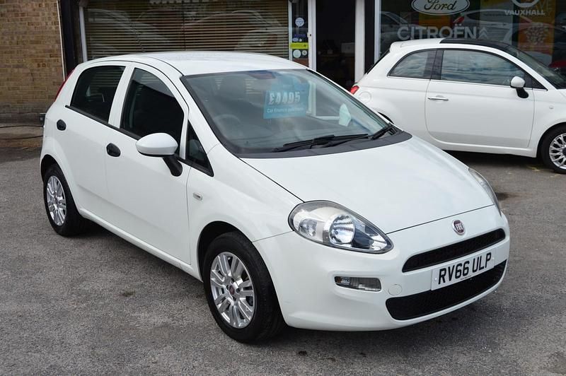 White Used 2016 Fiat Punto Pop Hatchback | £4,495 (Fair price) - Image 1/4