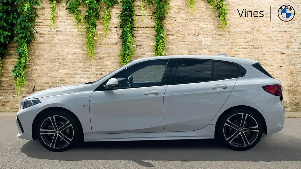Used BMW 118 M Sport 136 HP (100 kW) 2022 White Hatchback