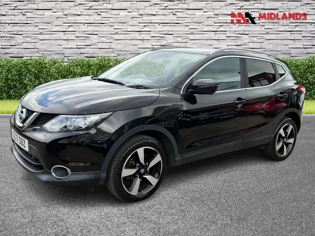 Used Nissan Qashqai N-Vision 110 HP (80 kW) 2017 Black SUV