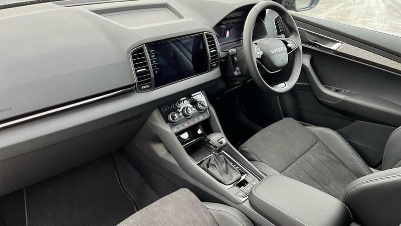 New Skoda Karoq SE L 150 HP (110 kW) 2025 Graphite grey SUV