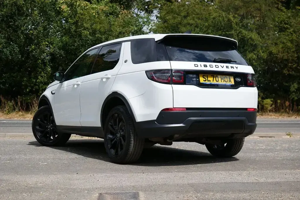 Used Land Rover Discovery 5 SE 180 HP (132 kW) 2020 White SUV