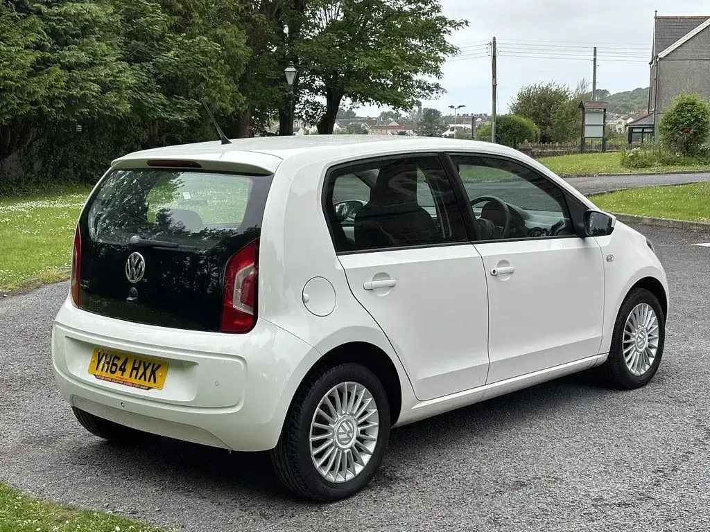Used VW up! high up! 75 HP (55 kW) 2014 White Hatchback