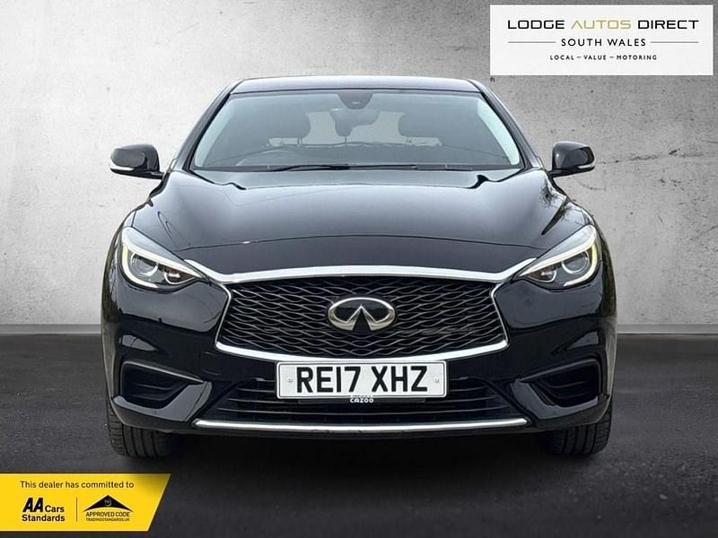 Used Infiniti Q30 109 HP (80 kW) 2017 Black Hatchback