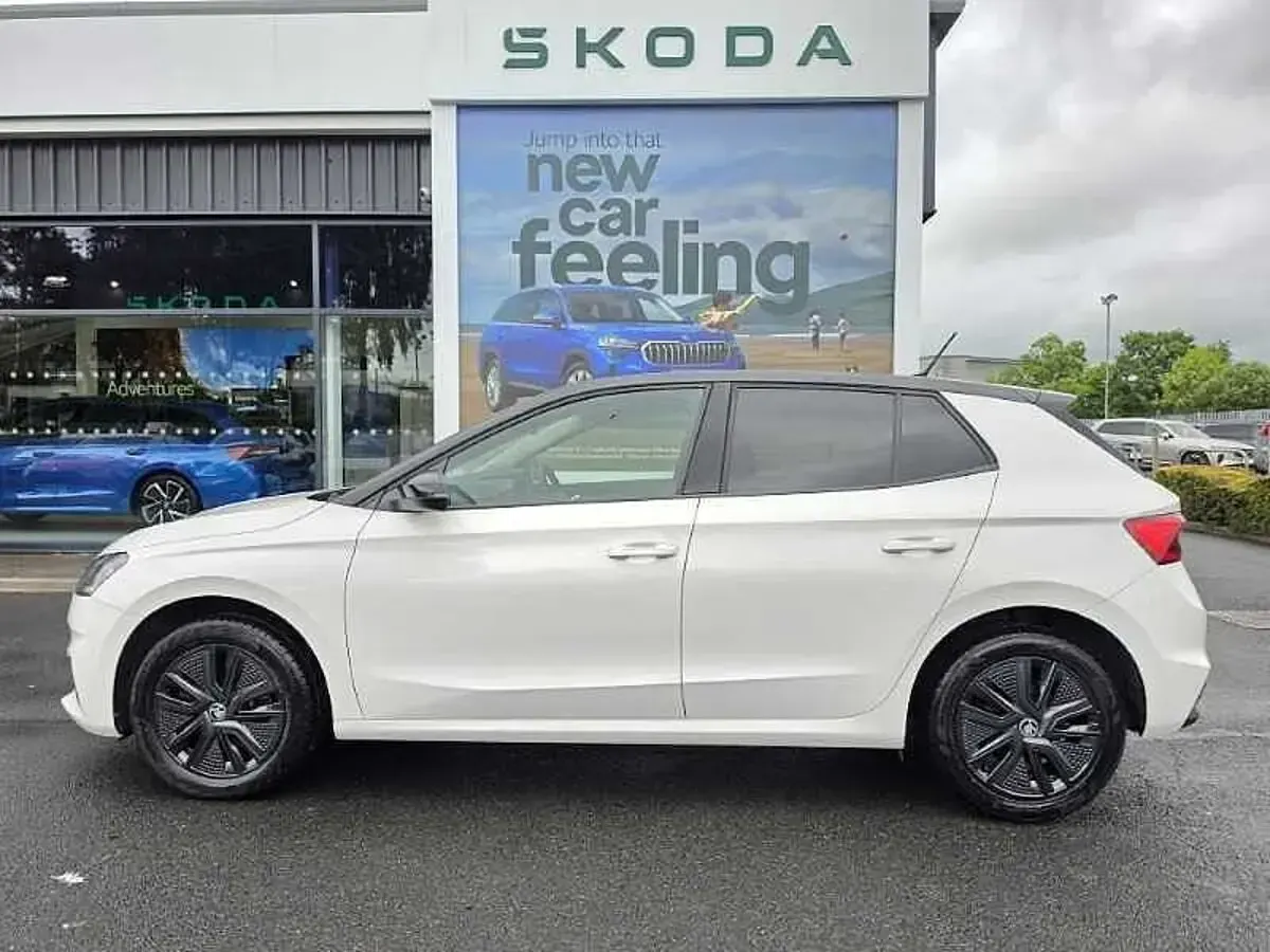 Used Skoda 110 R Colour Edition 81 HP (59 kW) 2022 Candy white black magic pearl effect Hatchback