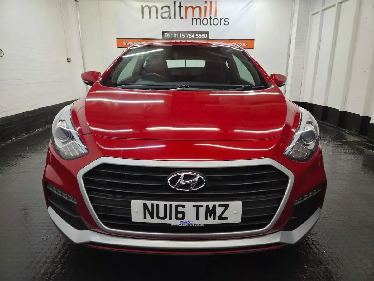 Used Hyundai i30 Turbo 183 HP (134 kW) 2016 Red Hatchback