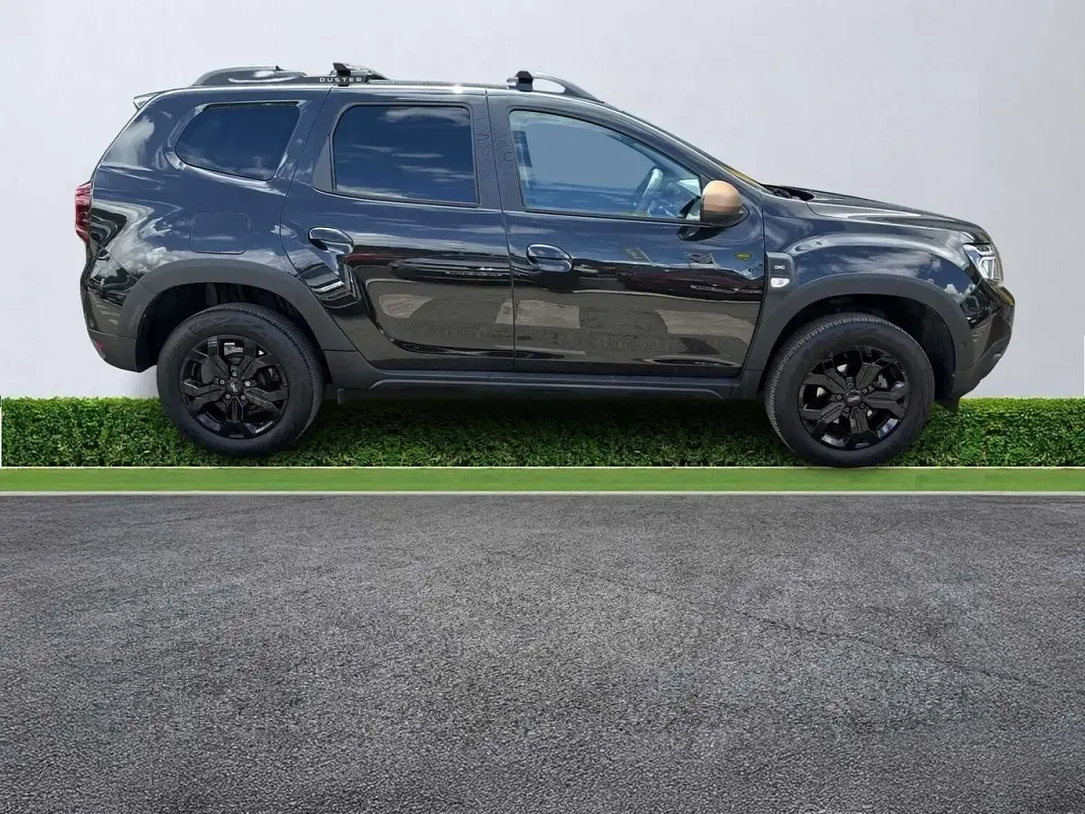 Used Dacia Duster Extreme 90 HP (66 kW) 2023 Black SUV