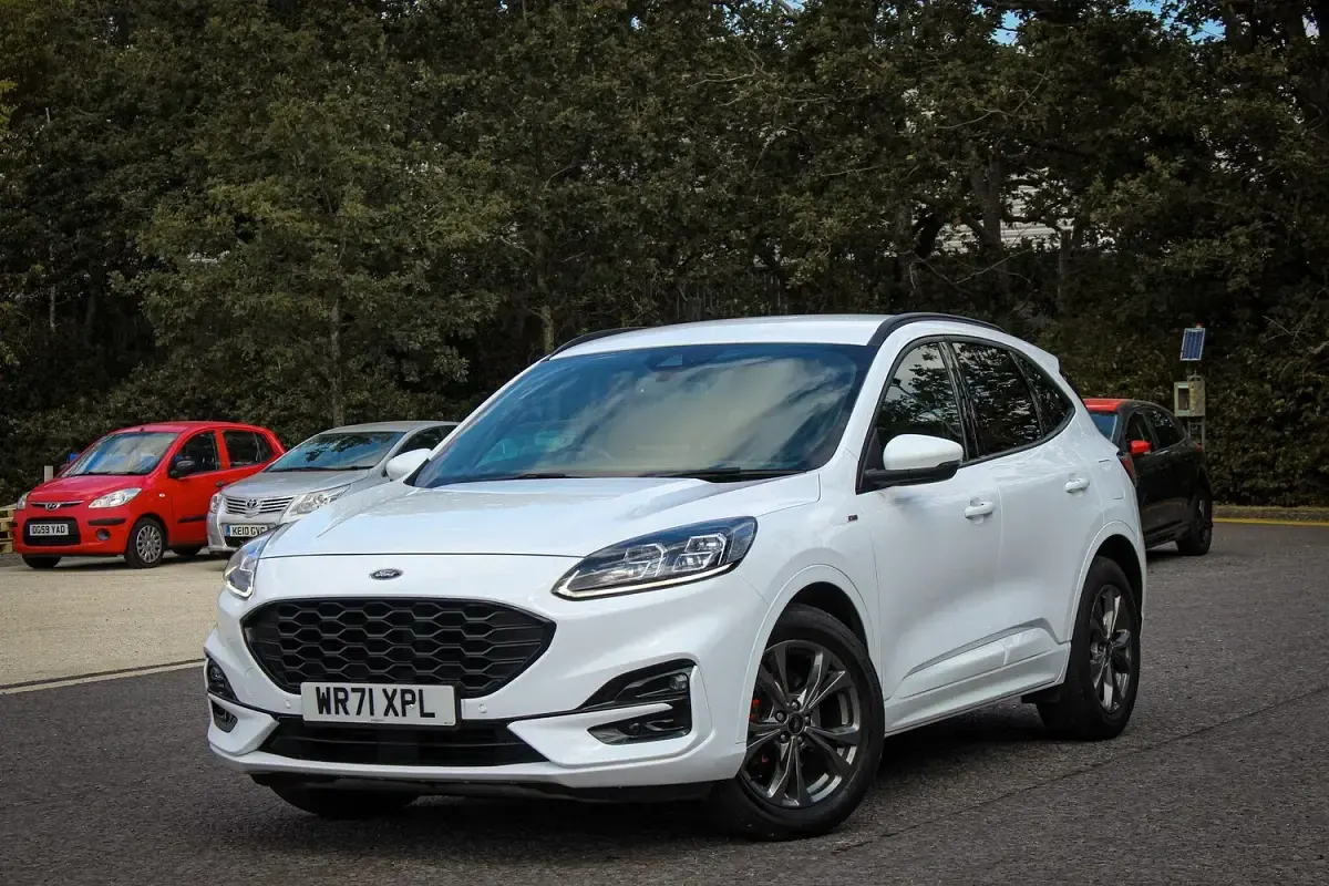 Used Ford Kuga ST-Line 120 HP (88 kW) 2021 White SUV