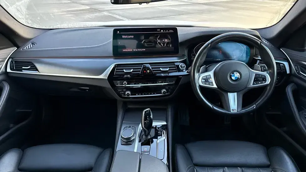 Used BMW 520 M Sport 190 HP (139 kW) 2022 Alpine white Estate