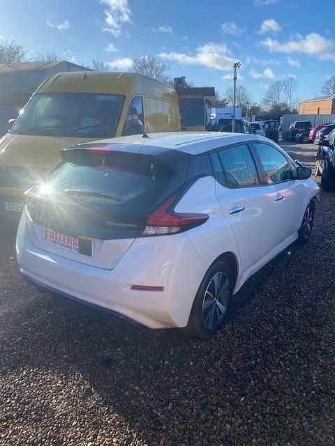 Used Nissan Leaf Acenta 110 kW (150 HP) 2022 White Hatchback