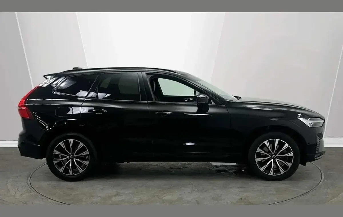 Second-hand Volvo XC60 Plus 194 CP (142 kW) 2023 Negru SUV