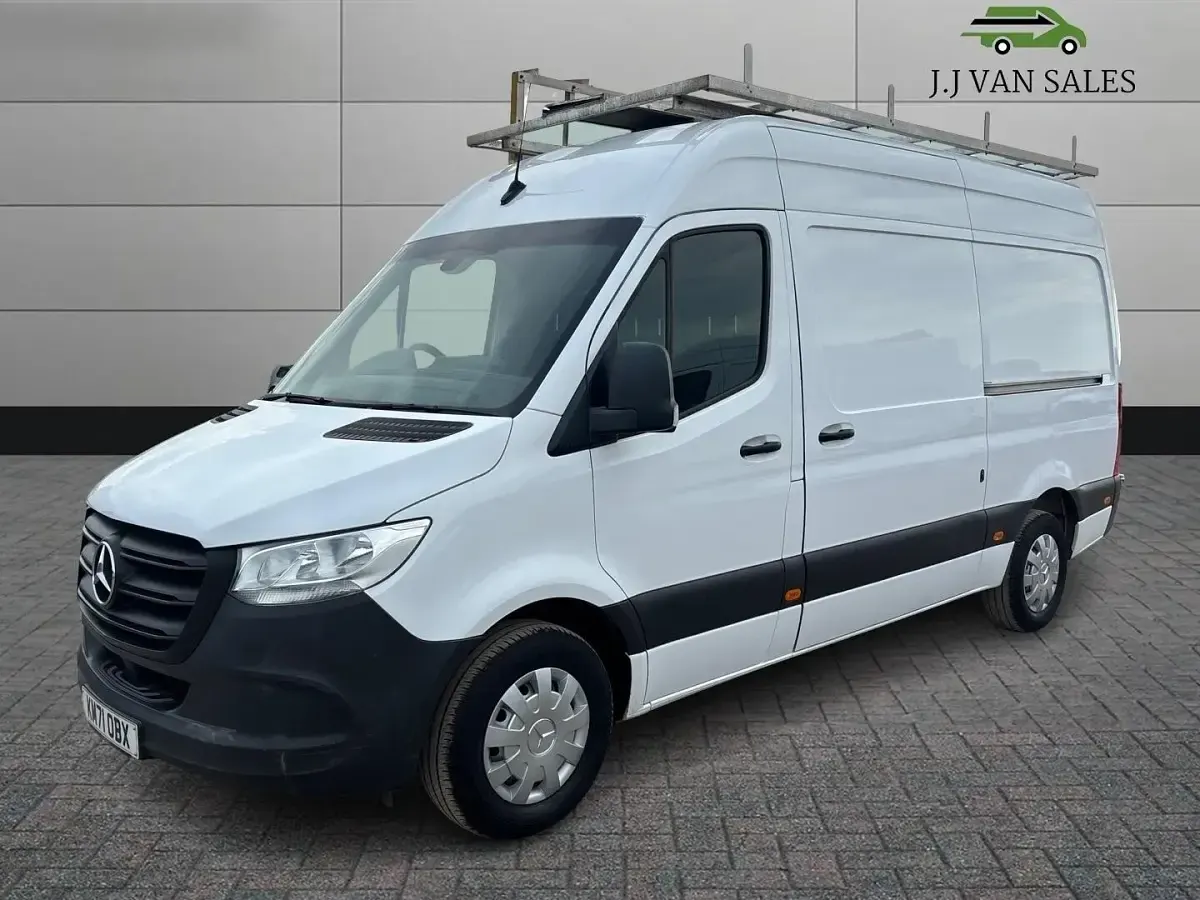 Used Mercedes Sprinter Progressive 150 HP (110 kW) 2021 White Van