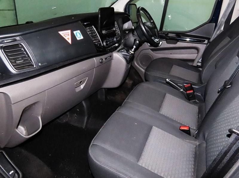 Used Ford Tourneo Custom Zetec 130 HP (95 kW) 2020 Blue Van