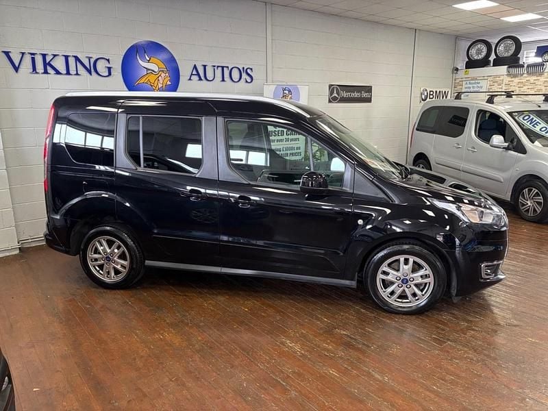 Used Ford Tourneo Titanium 120 HP (88 kW) 2021 Black MPV