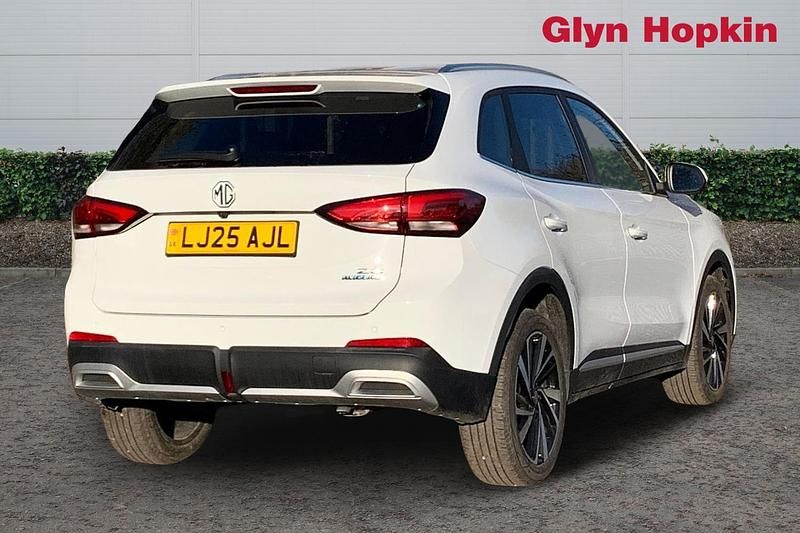 Used MG ZS Trophy 2025 White Hatchback