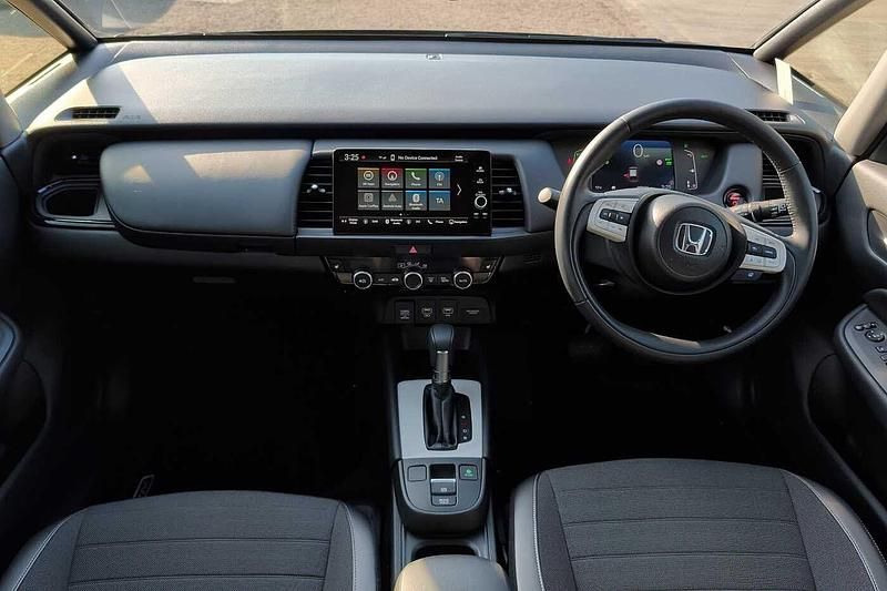 Begagnad Honda Jazz Advance 122 HK (89 kW) 2025 Svart Halvkombi