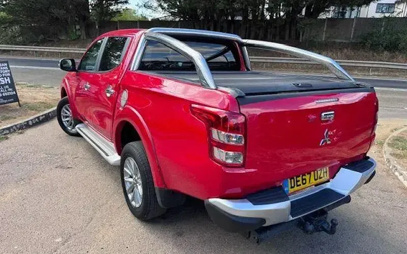 Used Mitsubishi L200 181 HP (133 kW) 2017 Red Pickup