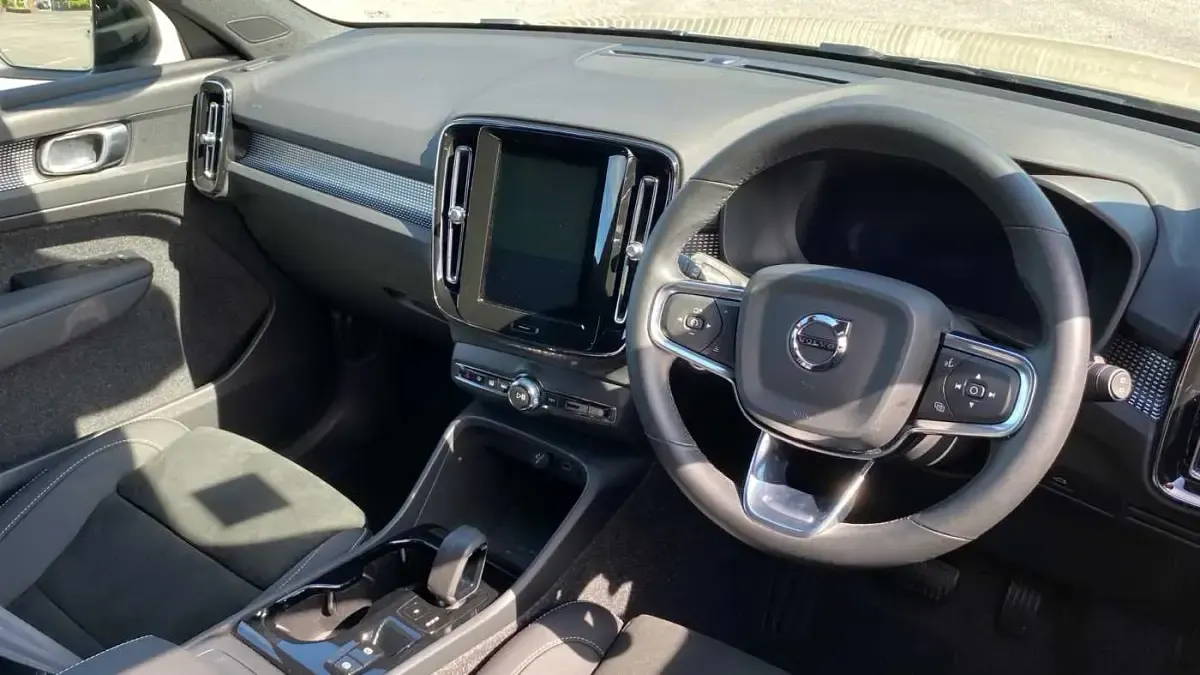Used Volvo XC40 Plus 197 HP (144 kW) 2025 Other SUV
