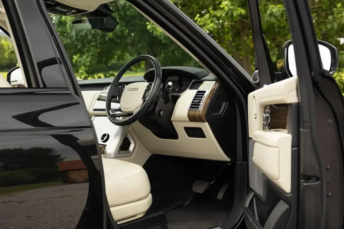 Used Land Rover Range Rover S 306 HP (225 kW) 2018 Black SUV