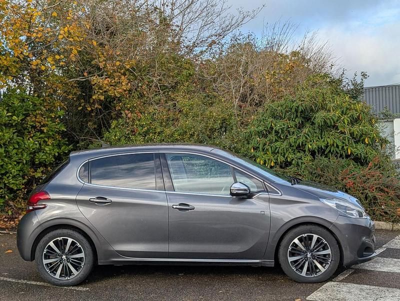 Used Peugeot 208 S 82 HP (60 kW) 2019 Grey Hatchback