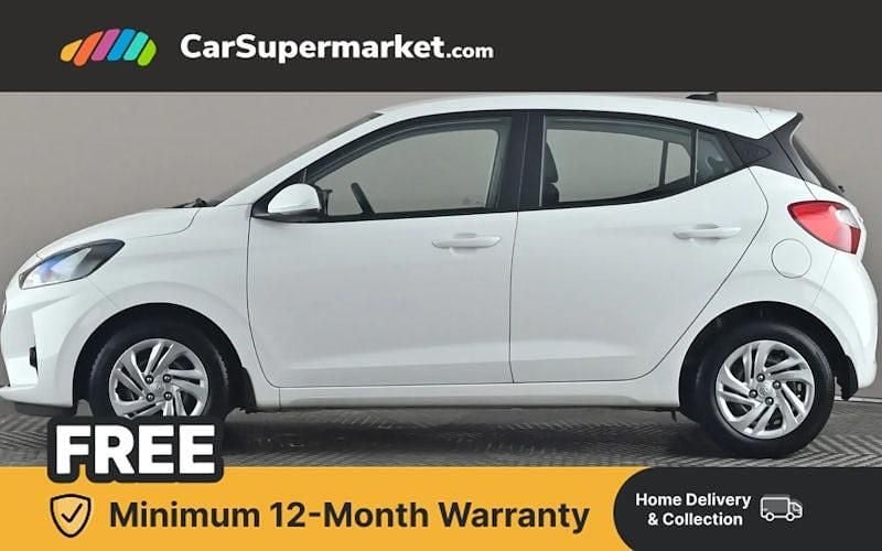 Used Hyundai i10 SE 67 HP (49 kW) 2022 White Hatchback