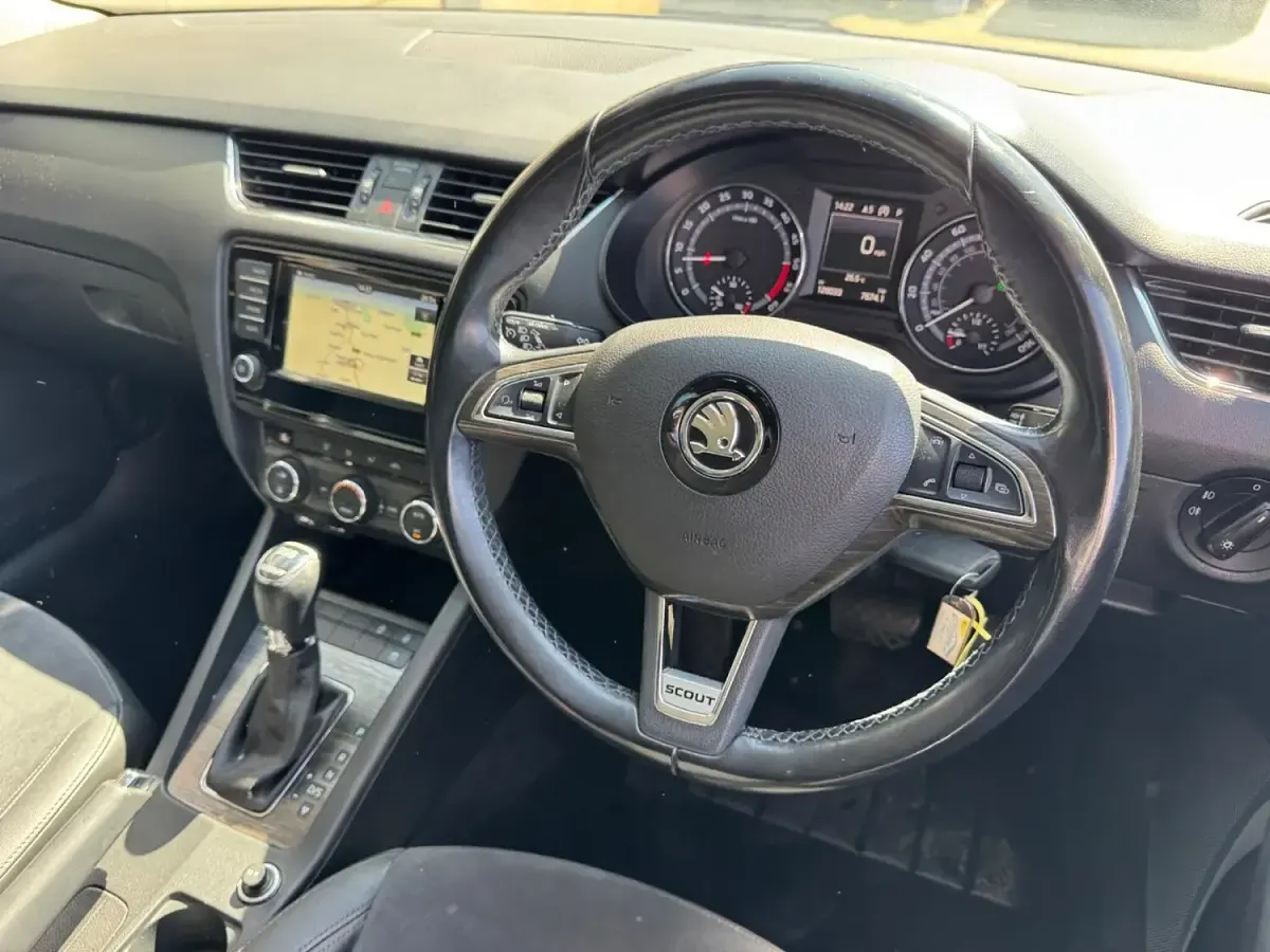 Used Skoda Octavia Scout 4x4 184 HP (135 kW) 2016 Grey Estate