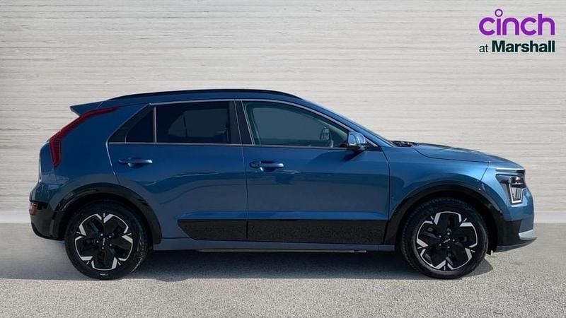 Used Kia e-Niro 147 kW (201 HP) 2023 Blue SUV