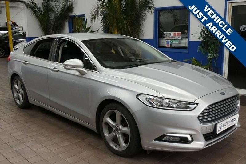 Used Ford Mondeo Titanium 180 HP (132 kW) 2016 Silver Hatchback