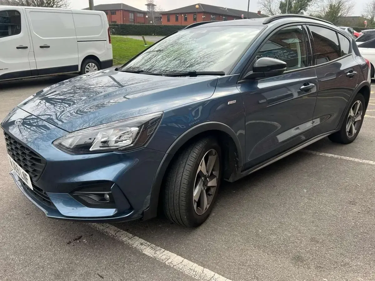 Used Ford Focus Active 125 HP (91 kW) 2019 Blue Hatchback