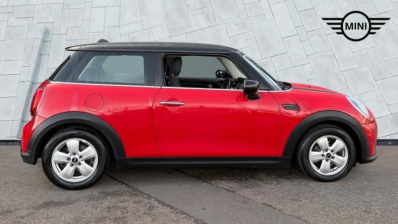 Used Mini Cooper Classic 134 HP (98 kW) 2023 Red Hatchback