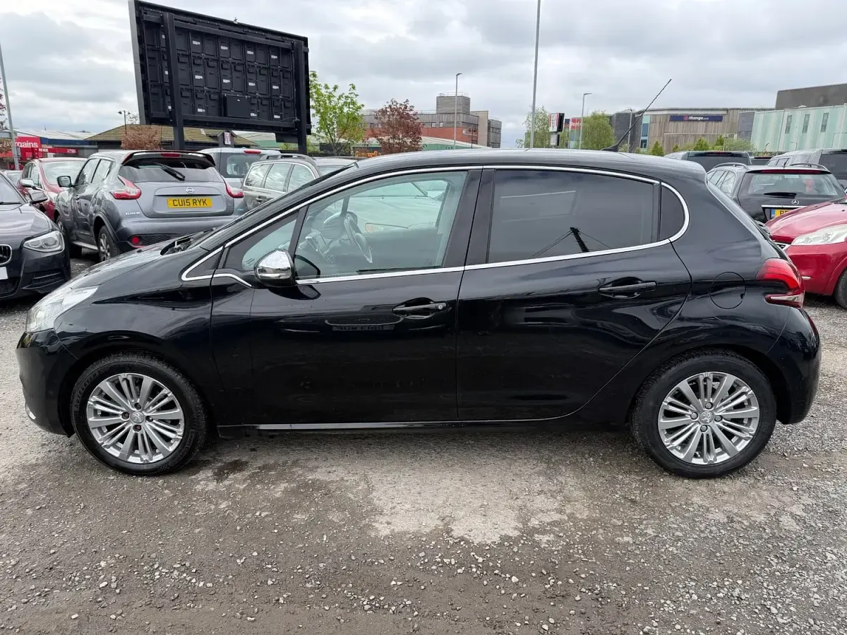 Used Peugeot 208 Allure 2016 Black Hatchback