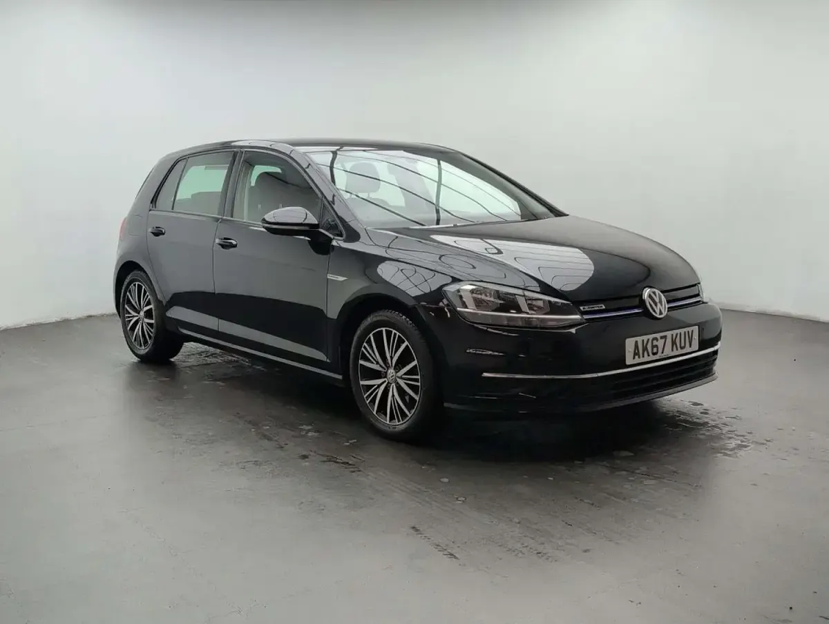 Used VW Golf VII SE 130 HP (95 kW) 2017 Black Hatchback