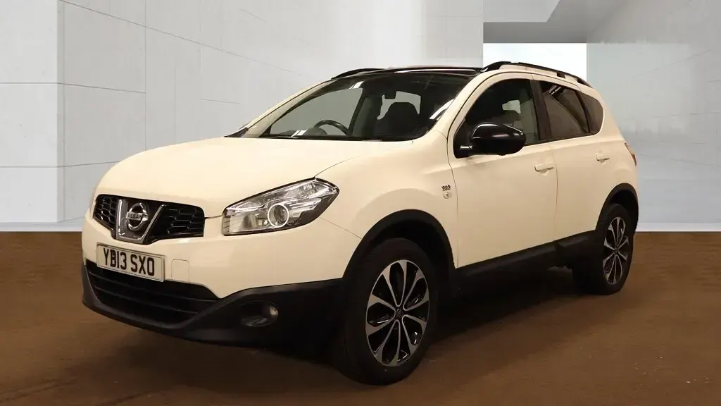 Used Nissan Qashqai 360º 117 HP (86 kW) 2013 White SUV