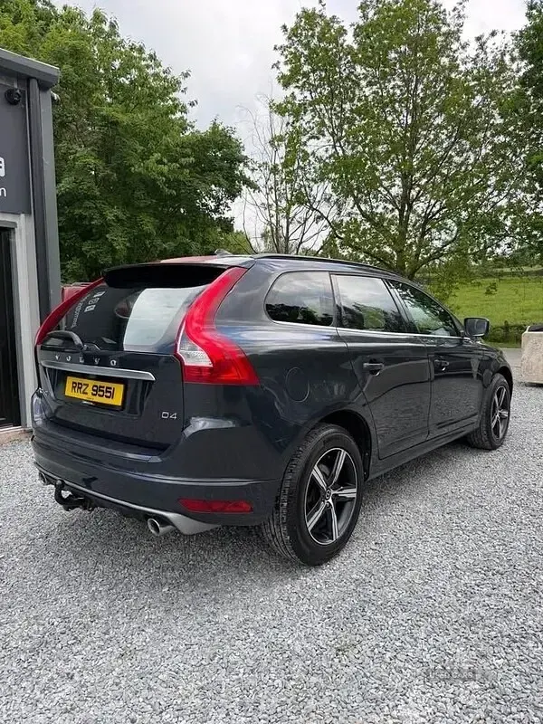 Used Volvo XC60 R-Design 190 HP (139 kW) 2017 Grey SUV