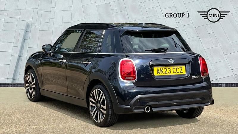 Usado Mini Cooper Exclusive 136 HP (100 kW) 2023 Preto Citadino