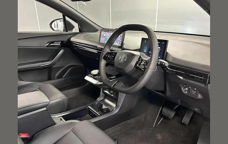 New MG MG4 EV Trophy 150 kW (204 HP) 2025 Black Hatchback