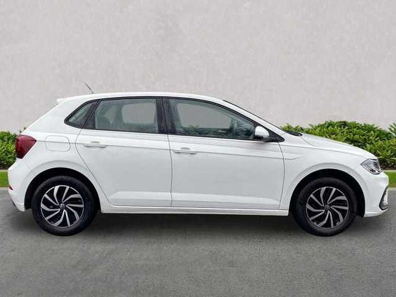 Used VW Polo Life 80 HP (58 kW) 2023 White Hatchback