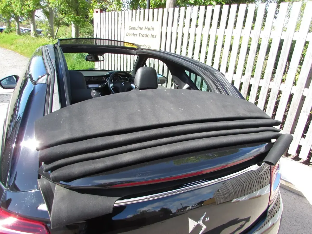 Used Citroën DS3 Cabriolet PureTech 110 HP (80 kW) 2014 Black Cabriolet
