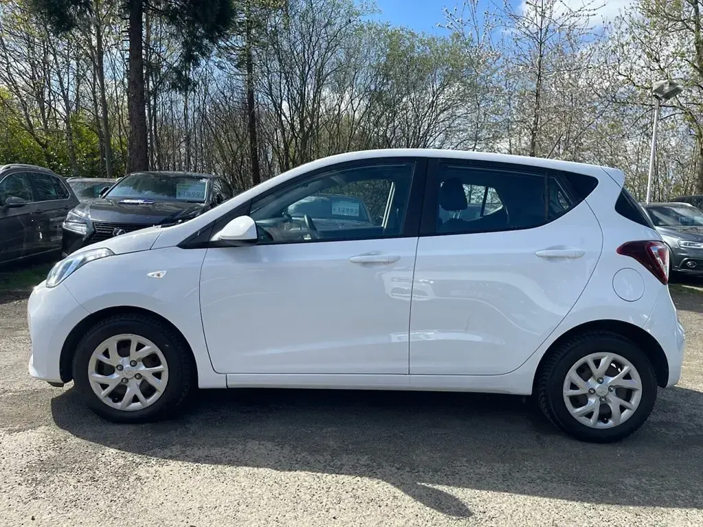 Używany Hyundai i10 SE 87 KM (63 kW) 2017 Biały Hatchback