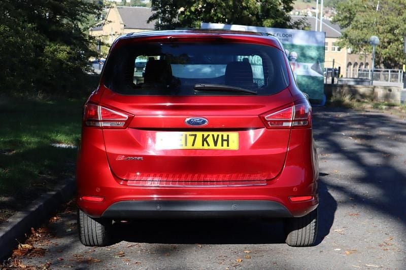 Used Ford B-MAX Zetec 95 HP (69 kW) 2017 Red MPV