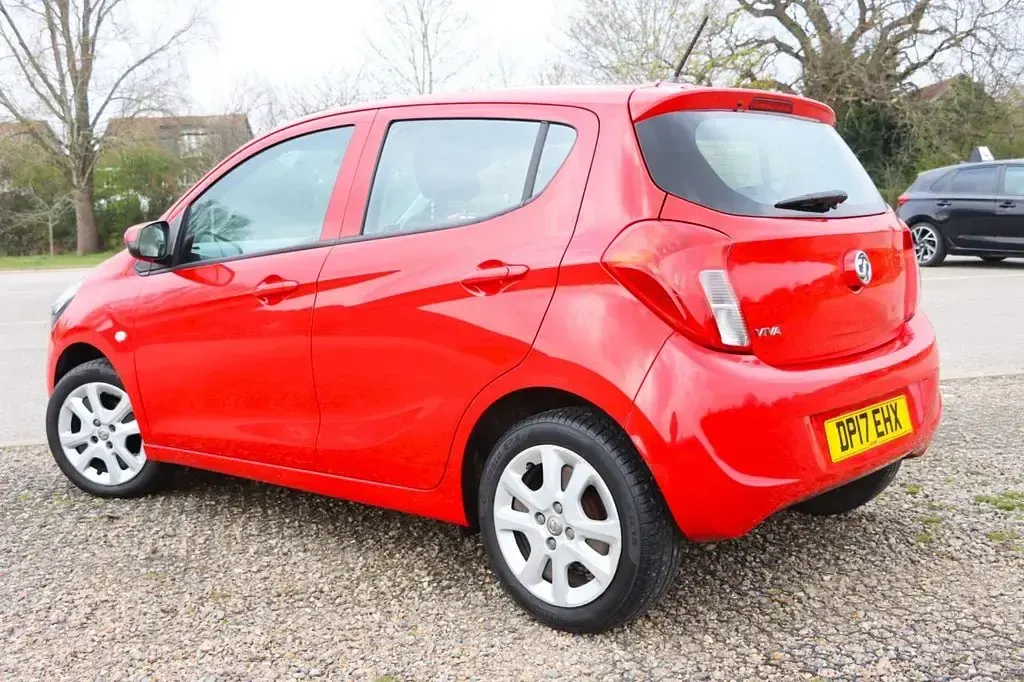 Used Vauxhall Viva 75 HP (55 kW) 2017 Red Hatchback