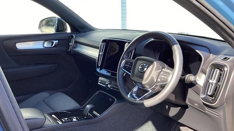 Used Volvo XC40 Plus 163 HP (119 kW) 2023 Blue SUV