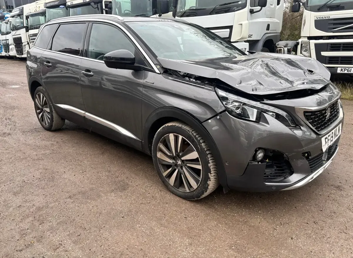 Used Peugeot 5008 Premium 130 HP (95 kW) 2019 Grey Hatchback