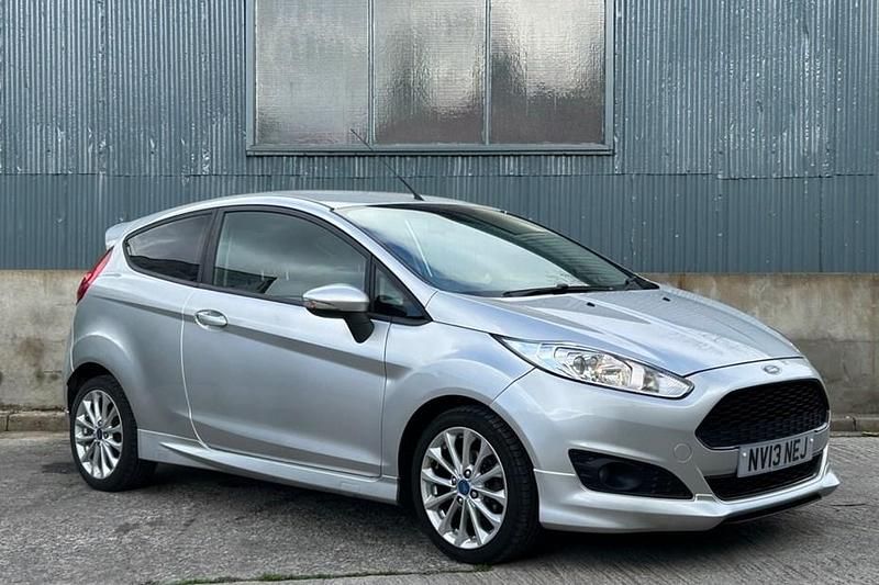 Silver Used 2013 Ford Fiesta Zetec Hatchback | £5,203 (Fair price) - Image 1/1