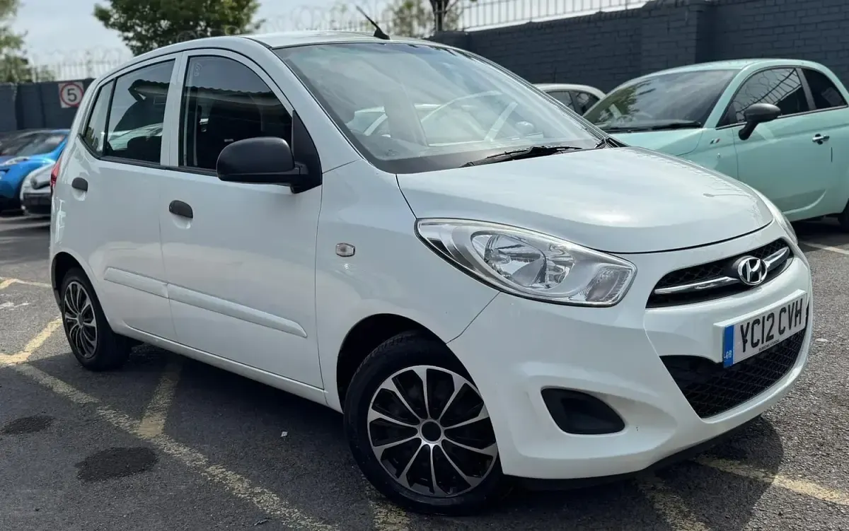Used Hyundai i10 Classic 86 HP (63 kW) 2012 White Hatchback